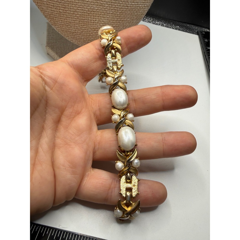 Vintage Crown Trifari Faux Pearl Gold Tone Link Bracelet Mid Century Jewelry